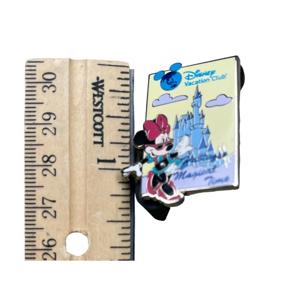 Disney Vacation Club Minnie Having a‎ Magical Time Pin - Picture 2 of 3